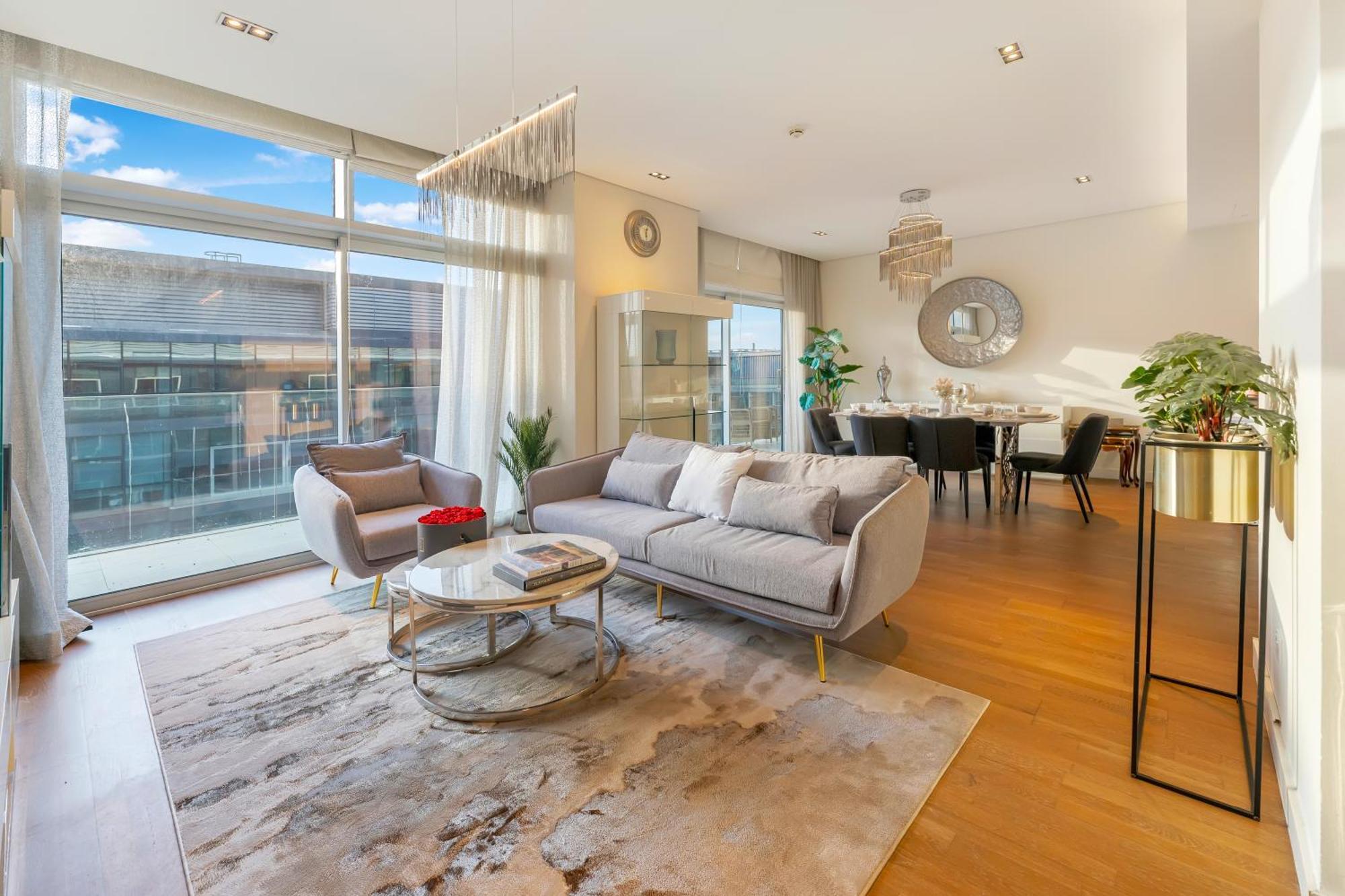Fam Living - City Walk - Opulent Living Apartment Дубай Екстериор снимка