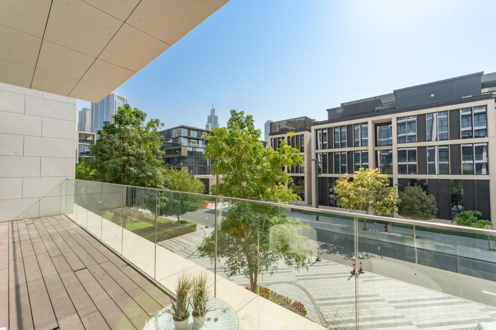 Fam Living - City Walk - Opulent Living Apartment Дубай Екстериор снимка