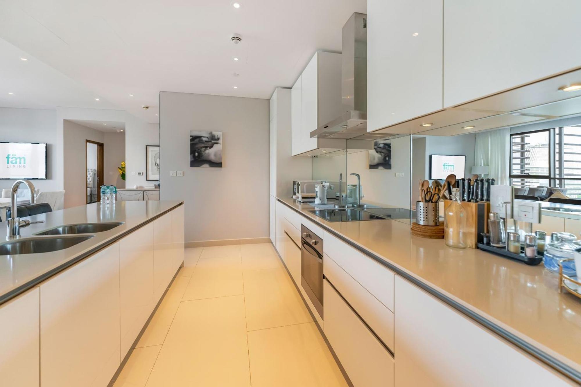 Fam Living - City Walk - Opulent Living Apartment Дубай Екстериор снимка